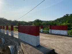 Pembangunan Jembatan Aramco Desa Riyai Kodim 1204/Sanggau Rampung 100 Persen