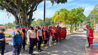 Polres Melawi Bersama BPBD, Manggala Agni, dan Masyarakat Terus Berupaya Padamkan Karhutla di Desa Nusa Kenyikap