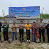 Wujudkan Kepedulian Lingkungan, Polsek Sungai Tebelian dan Brimob Bersama Santri Ponpes Al-Hikmah Gelar Aksi Green Policing